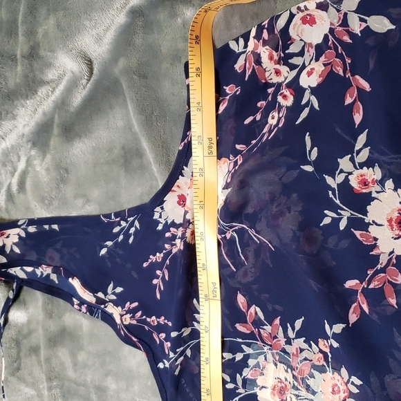 Torrid High-Low Size 2 Top - Picture 5 of 6